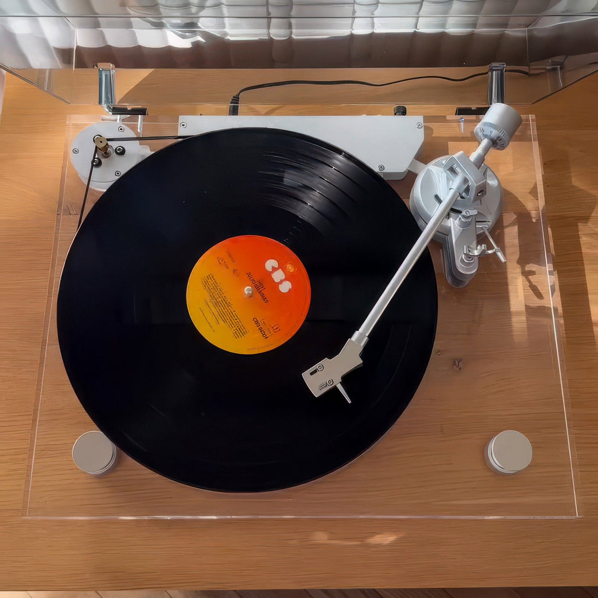 Genesis-V2 Transparent Turntable – Available in Europe